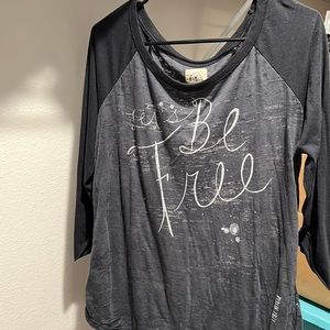 American Eagle tee size large - 3/4 length sleeve